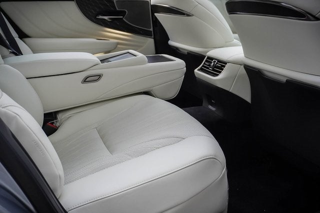 2023 Lexus LS Hybrid 500h